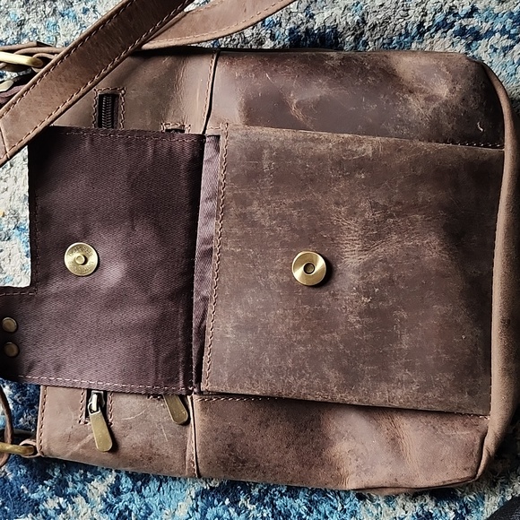 Luxeria Genuine Leather messenger bag New - Picture 4 of 5